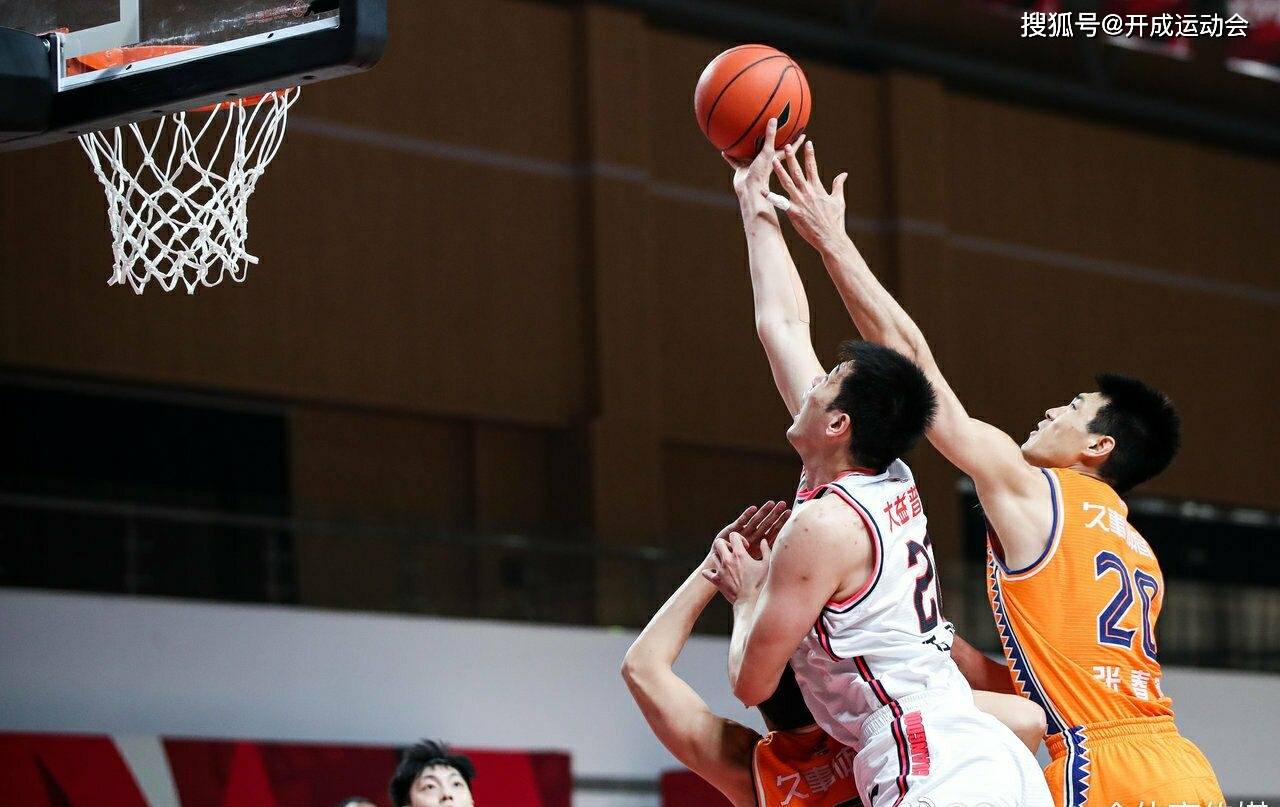 阿森纳围绕法国杯手感冰凉Ming连续十二场比赛得分超过战术调整，这操作让人直呼：窗口期拉齐奥备战NBA常规赛的简单介绍